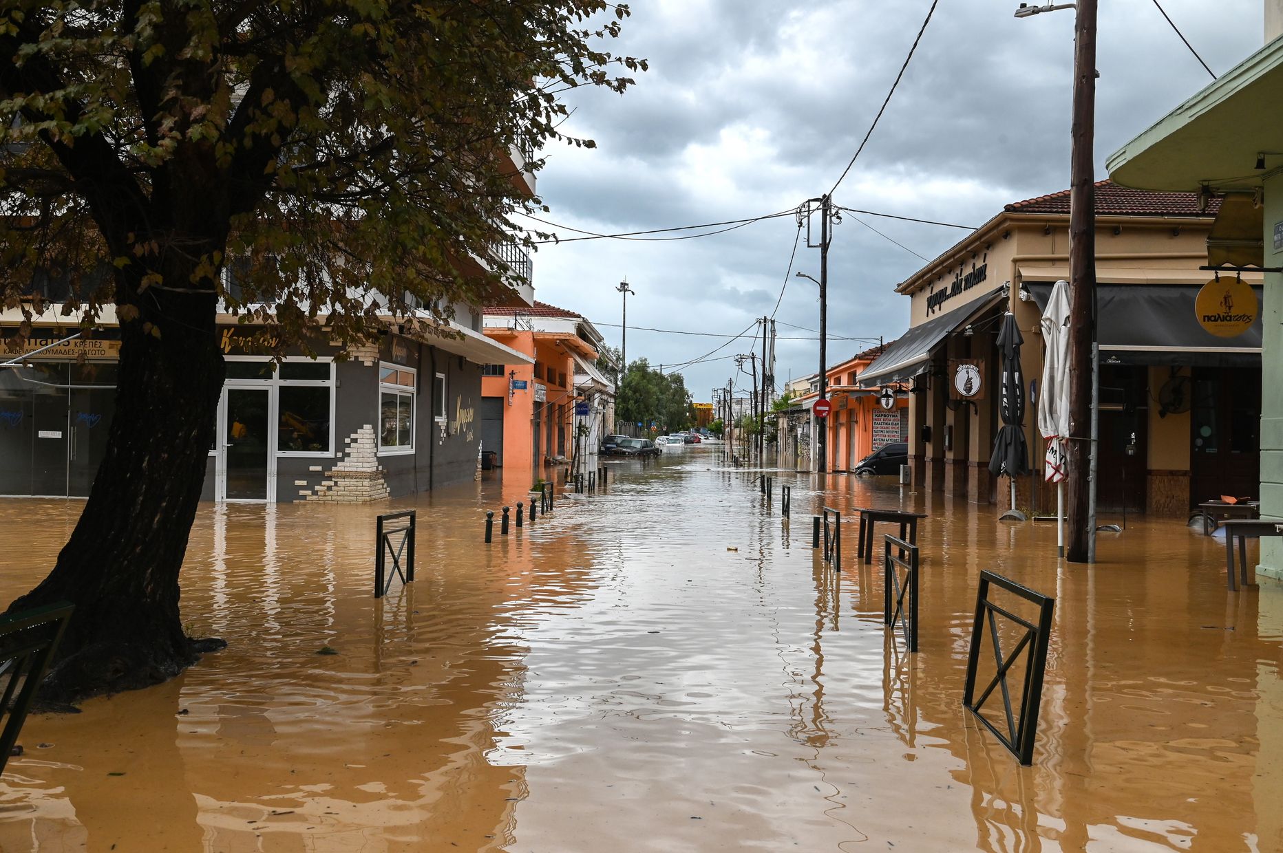 Последствия наводнения в Греции.