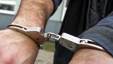 Politsei pidas kinni elukaaslast kolkinud mehe