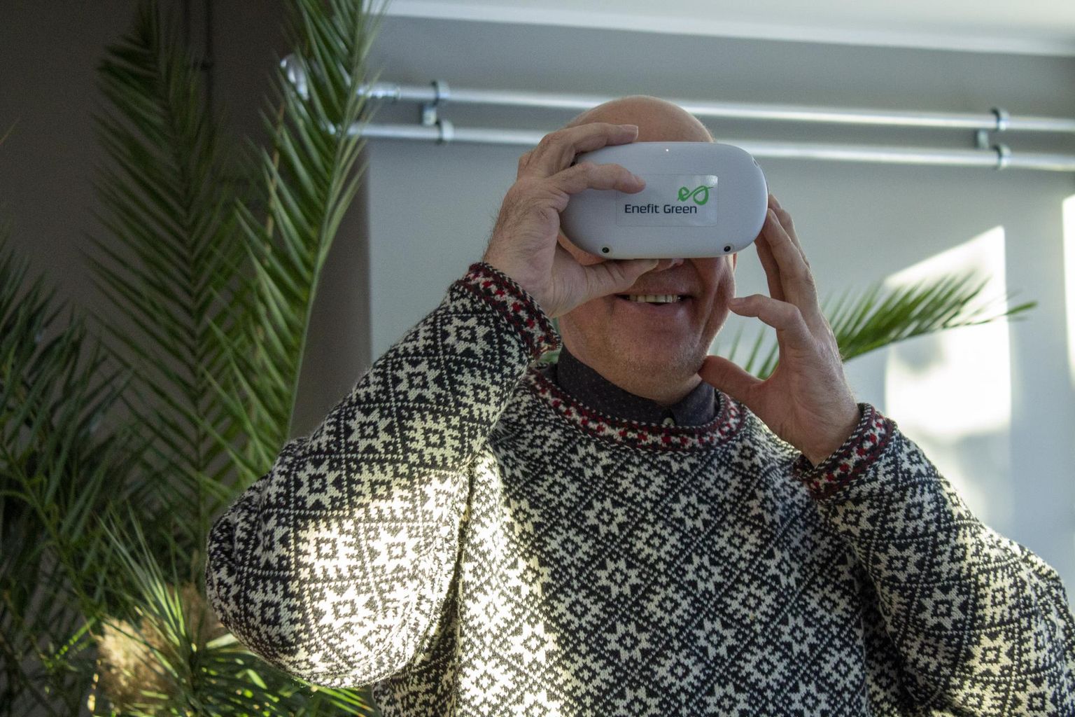Enefit Green oli kaasa toonud VR-prillid, millega valminud tuugeniparki uudistada.