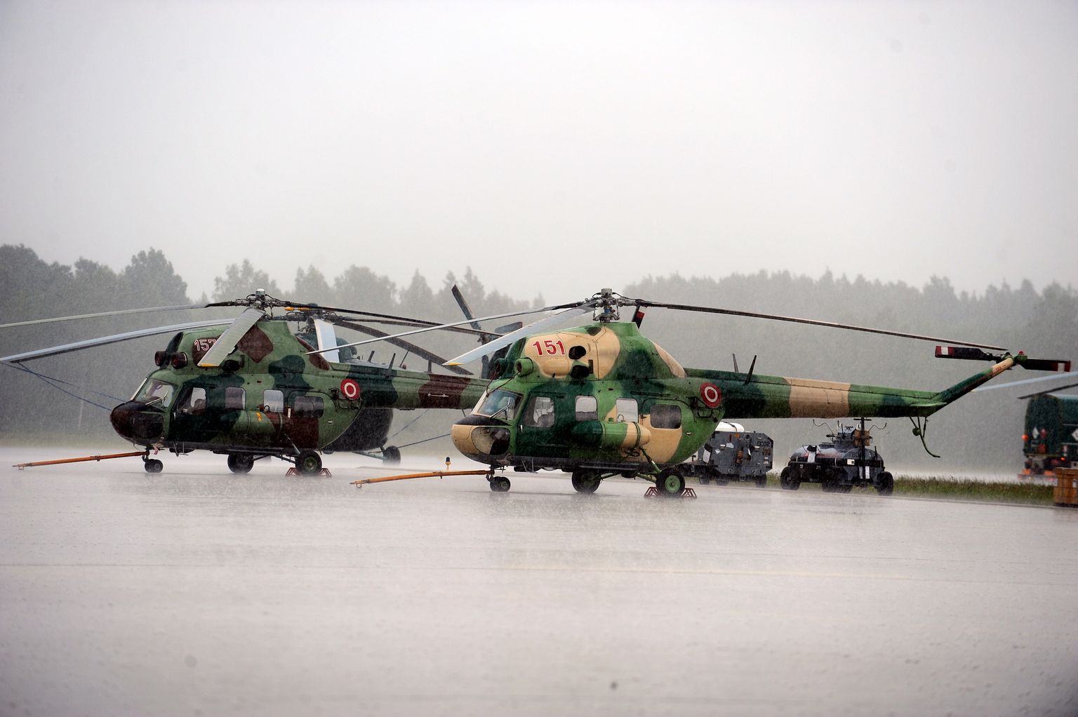 Вертолеты на военной базе в Лиелварде