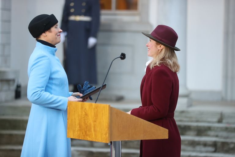 President Kersti Kaljulaid nimetas ametisse Kaja Kallase juhitava valitsuse.