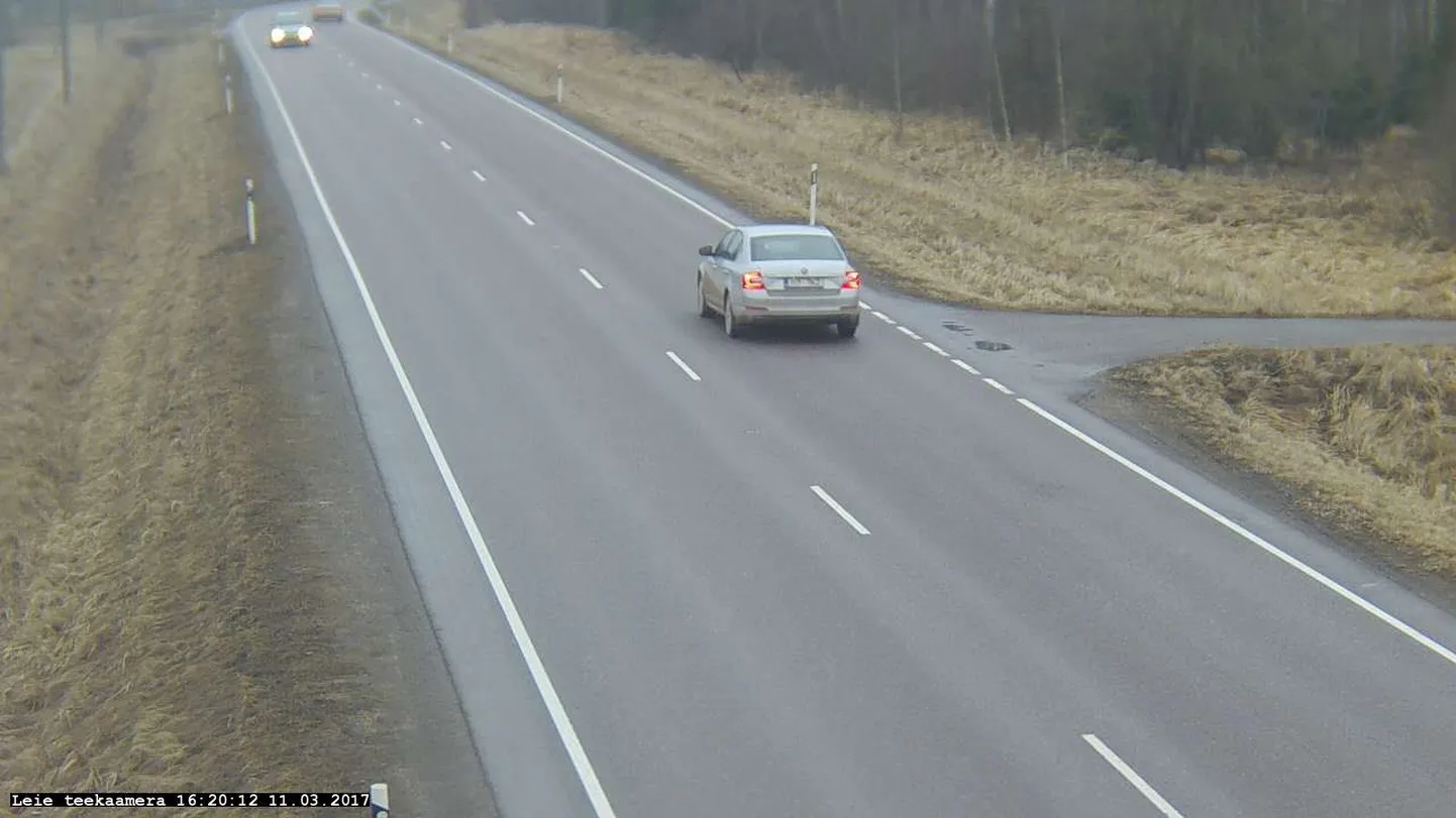 Viljandi ja Tartu maantee Leie teekaamera silma läbi.