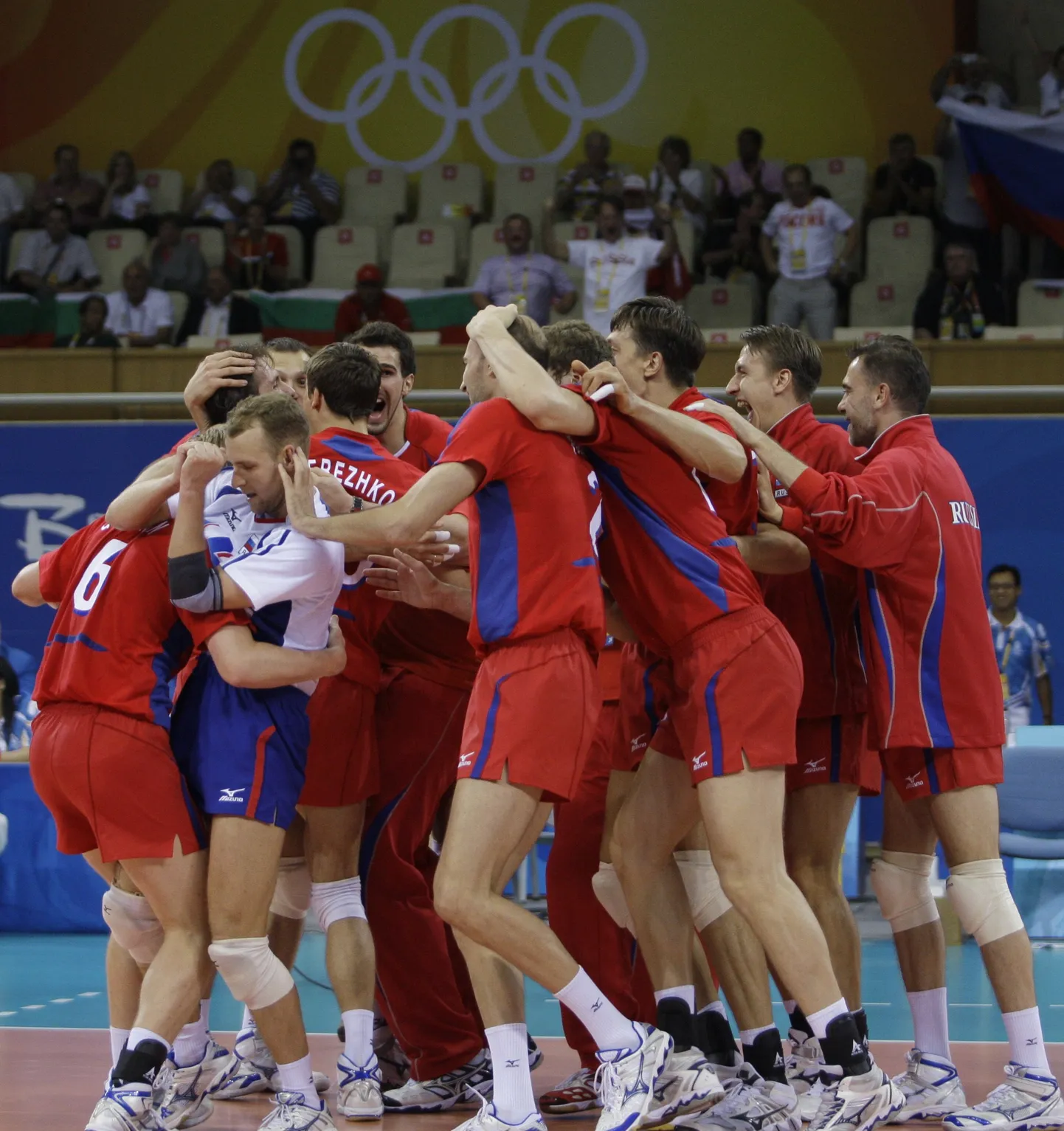 Venemaa meeskond tähistab poolfinaali jõudmist.