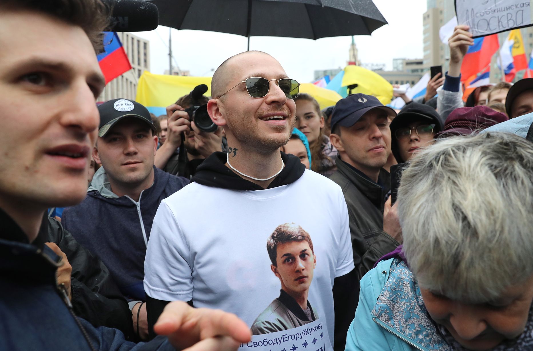 Venemaa räppar Oxxxymiron 2019. aasta suvel Moskvas meelevaldusel kohalikelt valimistelt kõrvaldatud opositsioonikandidaatide toetuseks.