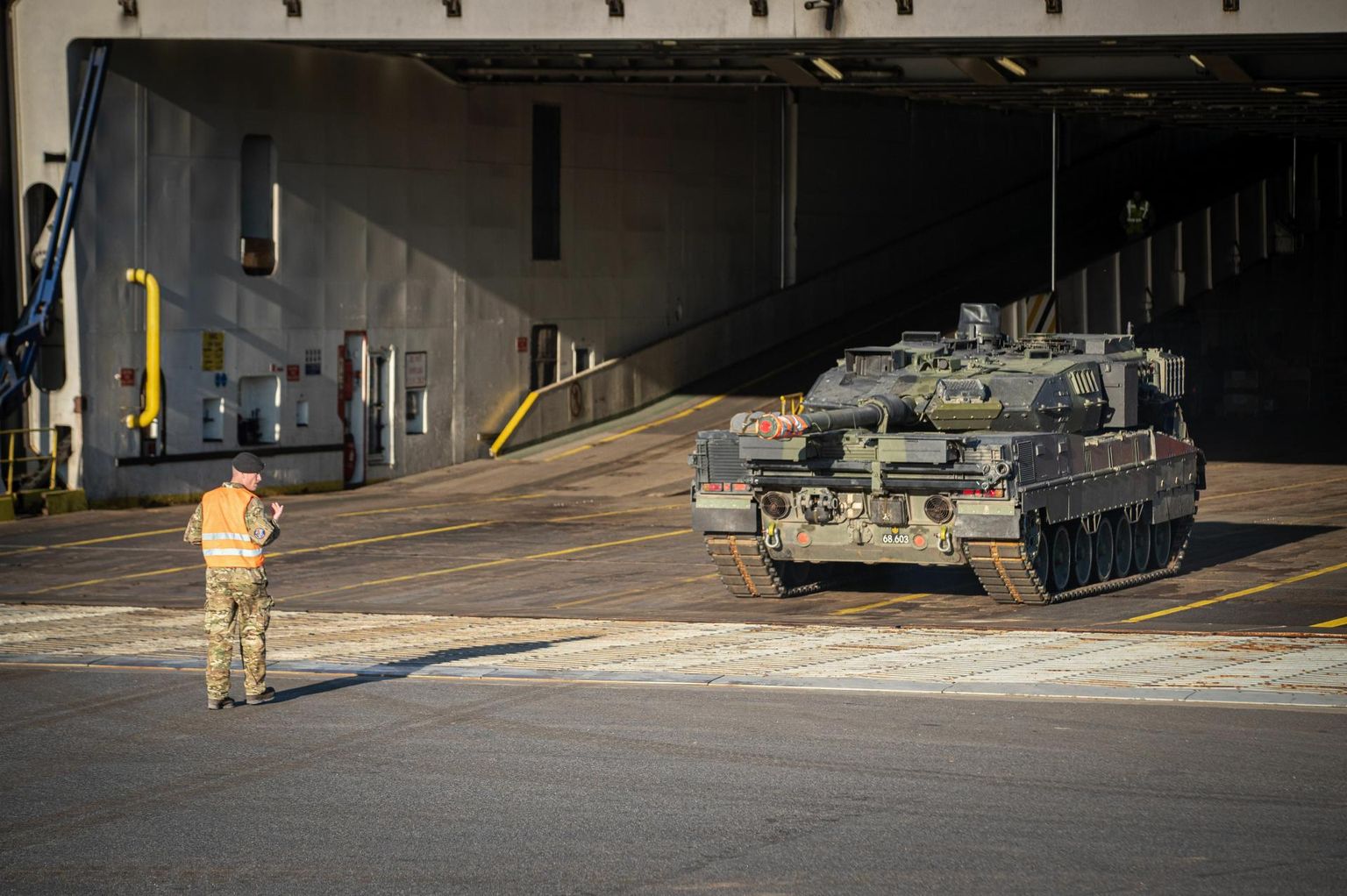 Taani kontingendi rotatsiooniga saabusid Eestisse ka Leopard 2A7 tankid.
