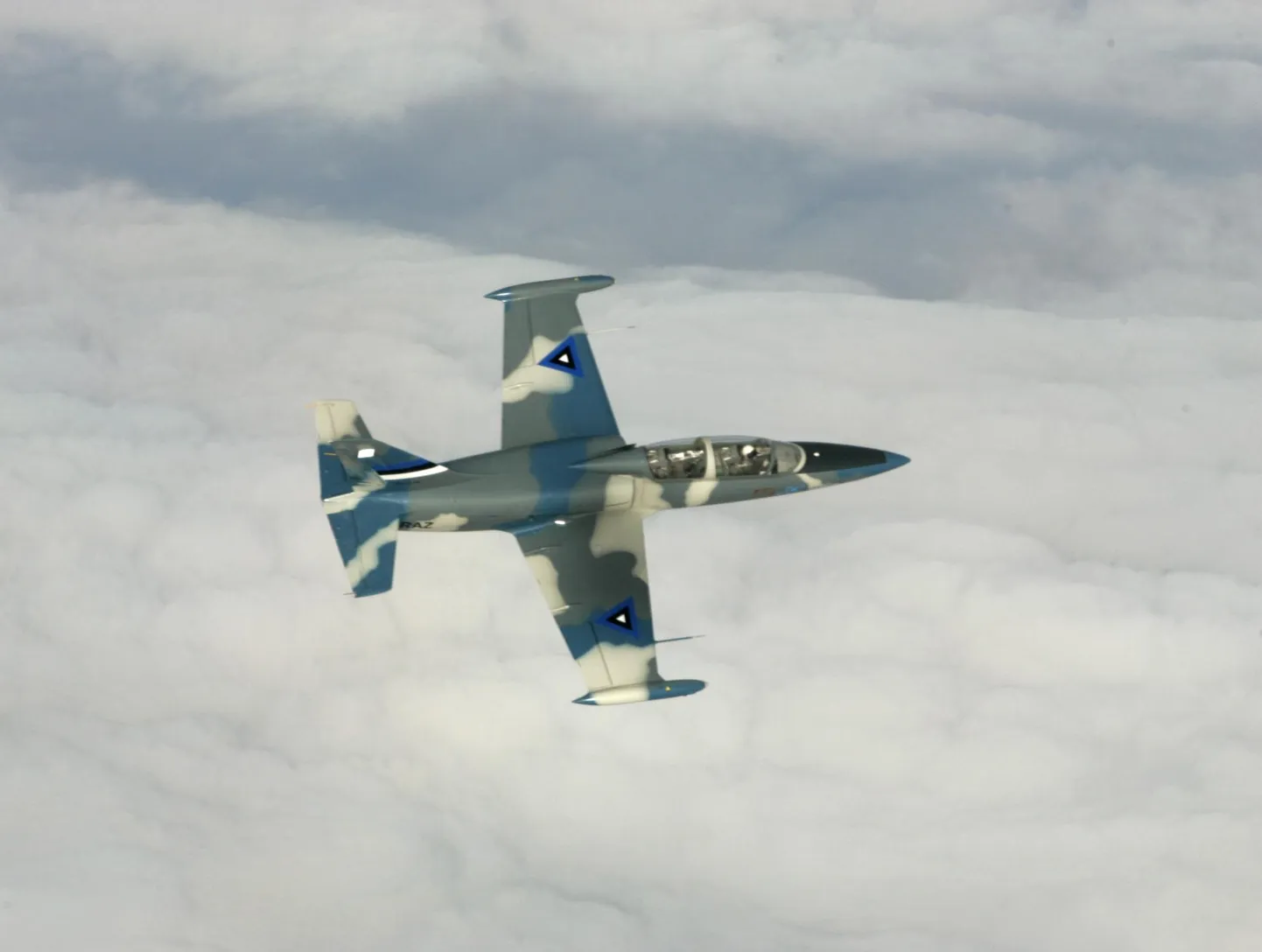 Eesti kaitseväe reaktiivõppelennuk Aero L-39.