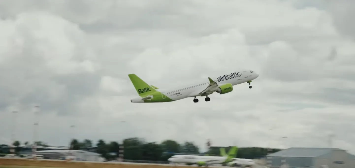Самолет airBaltic