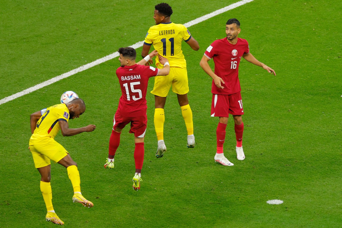 Katari ja Ecuadori mängijad.