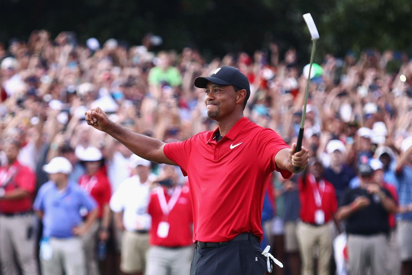 Tiger Woodsi viimane löök vallandas nii tema kui ka publiku emotsioonid.