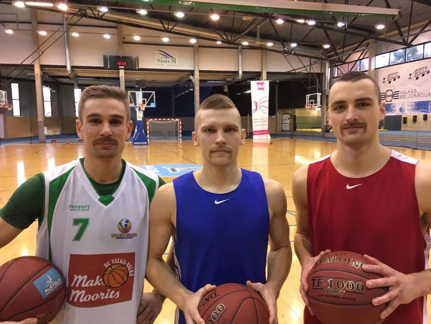 Robert Peterson, Edgars Lasenbergs ja Kristaps Miglinieks vuntsidega.