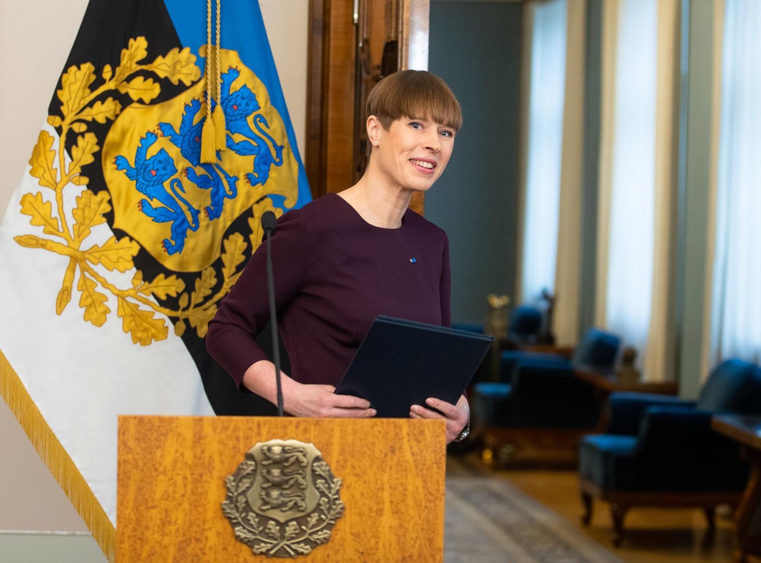 President Kersti Kaljulaid teatas eile, et ei kuuluta pensionireformi seadust välja. Puldist lahkudes soovis ta kõigile head nädalavahetust.