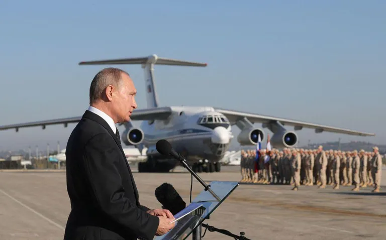 Владимир Путин в Хмеймиме