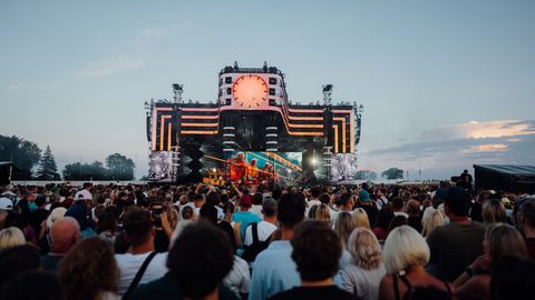 Kā "Prāta vētra" Jelgavā ieskandināja jauno koncerttūri. Sociālo tīklu lietotāju reakcijas