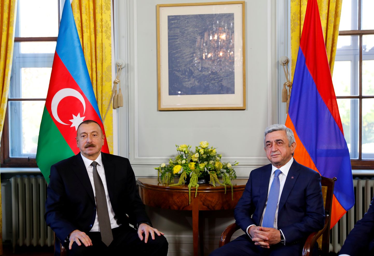 Aserbaidžaani president Ilham Aliyev ja endine Armeenia president Serzh Sargsyan. Pilt oli tehtud 2017. aastal.