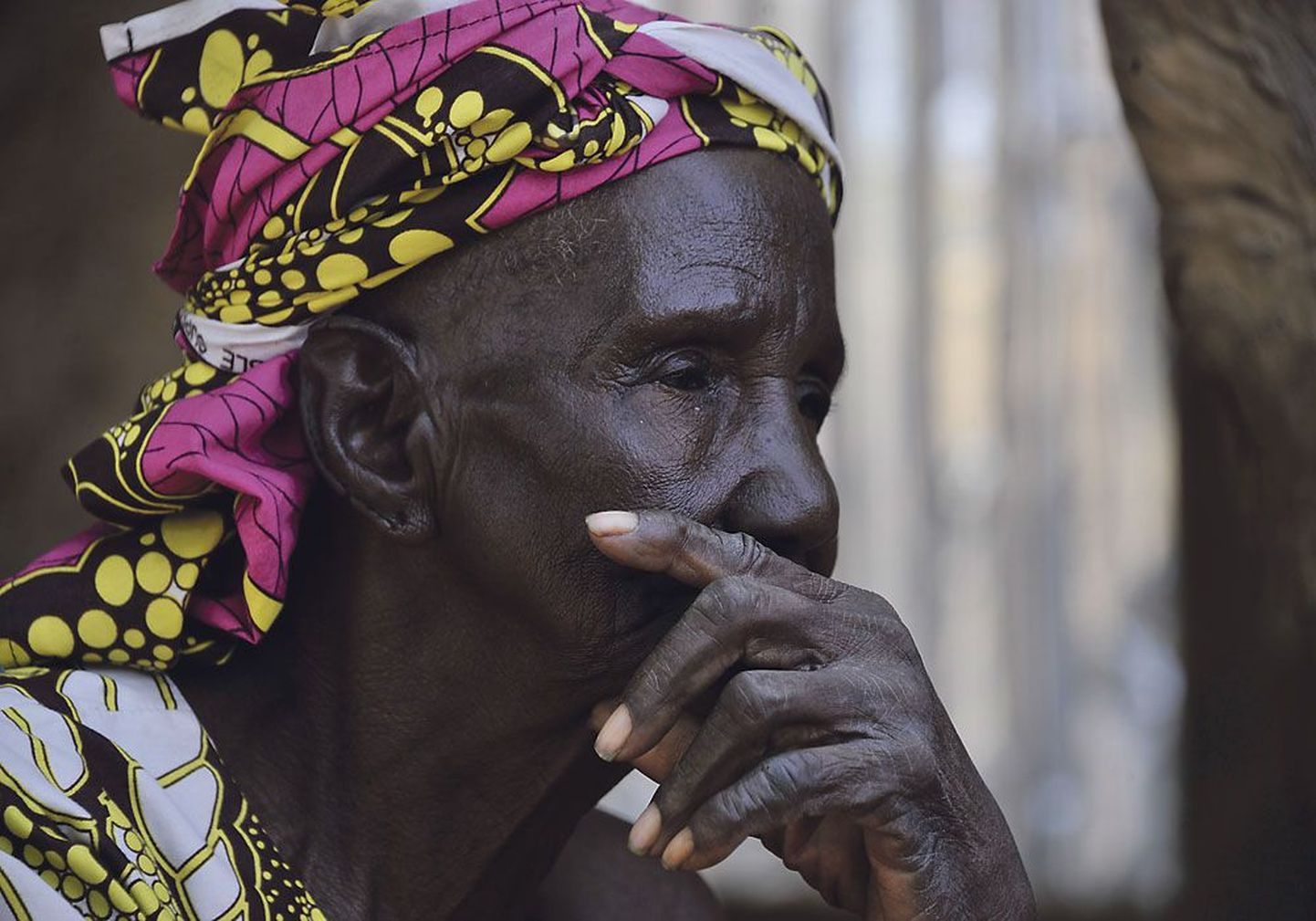 72-летняя жительница африканской деревни Кодьяни Ниакоро Коулибали – бабушка трех внуков, нелегально перебравшихся в Европу.