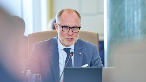 Спрудс не получит выходное пособие, так как продолжит работу в Сейме