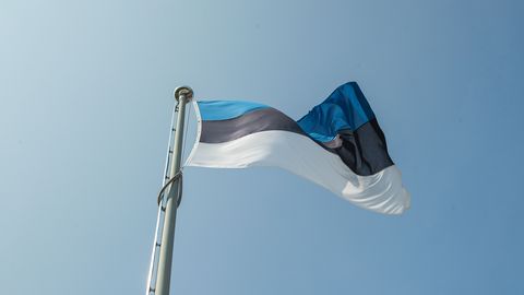 Teisipäeval võib lipu heisata, aga ei pea langetama