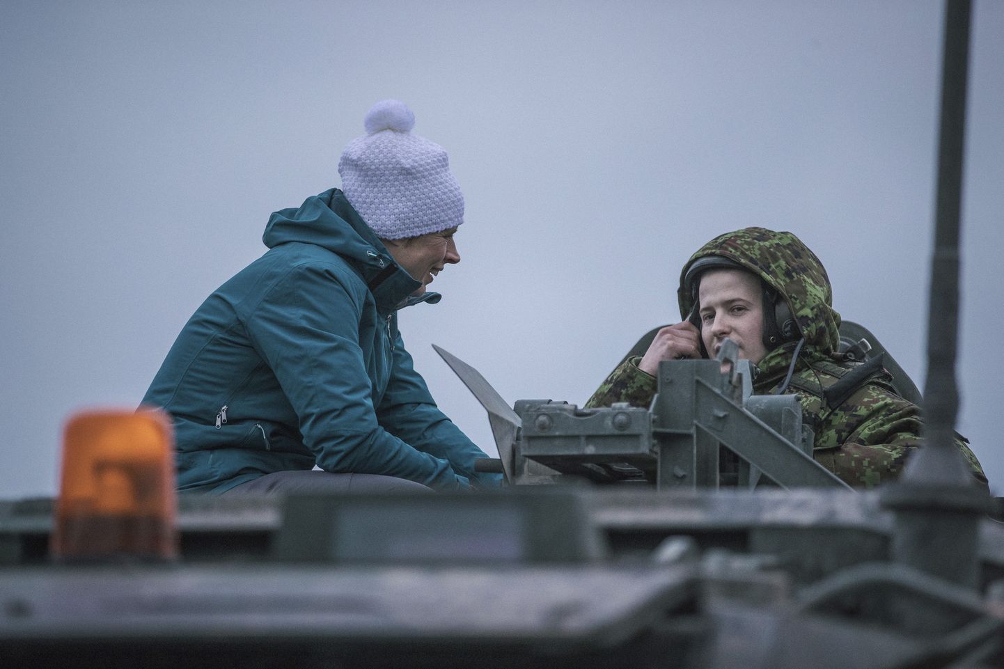 Õppust külastanud president Kersti Kaljulaid  peab sellist välk­õppust riigi­kaitse seisu­kohalt väga vajalikuks.