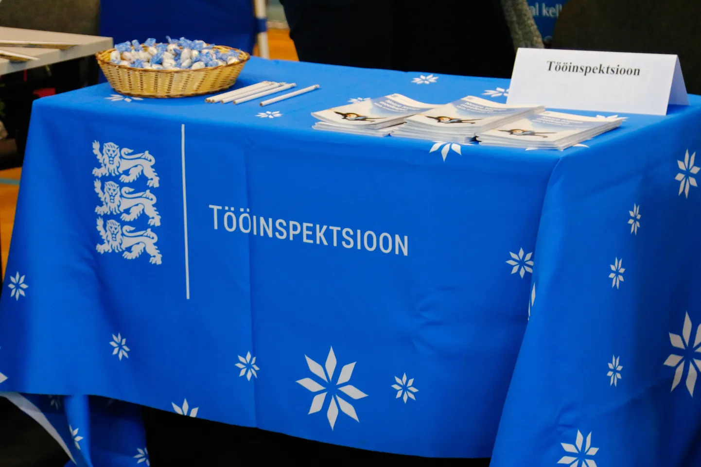 Tööõnnetust tuleb uurida kümne tööpäeva jooksul õnnetuse toimumisest ning järgneva kolme tööpäeva jooksul tuleb tööõnnetuse raport esitada tööinspektsioonile ja kannatanule või tema huvide kaitsjale.