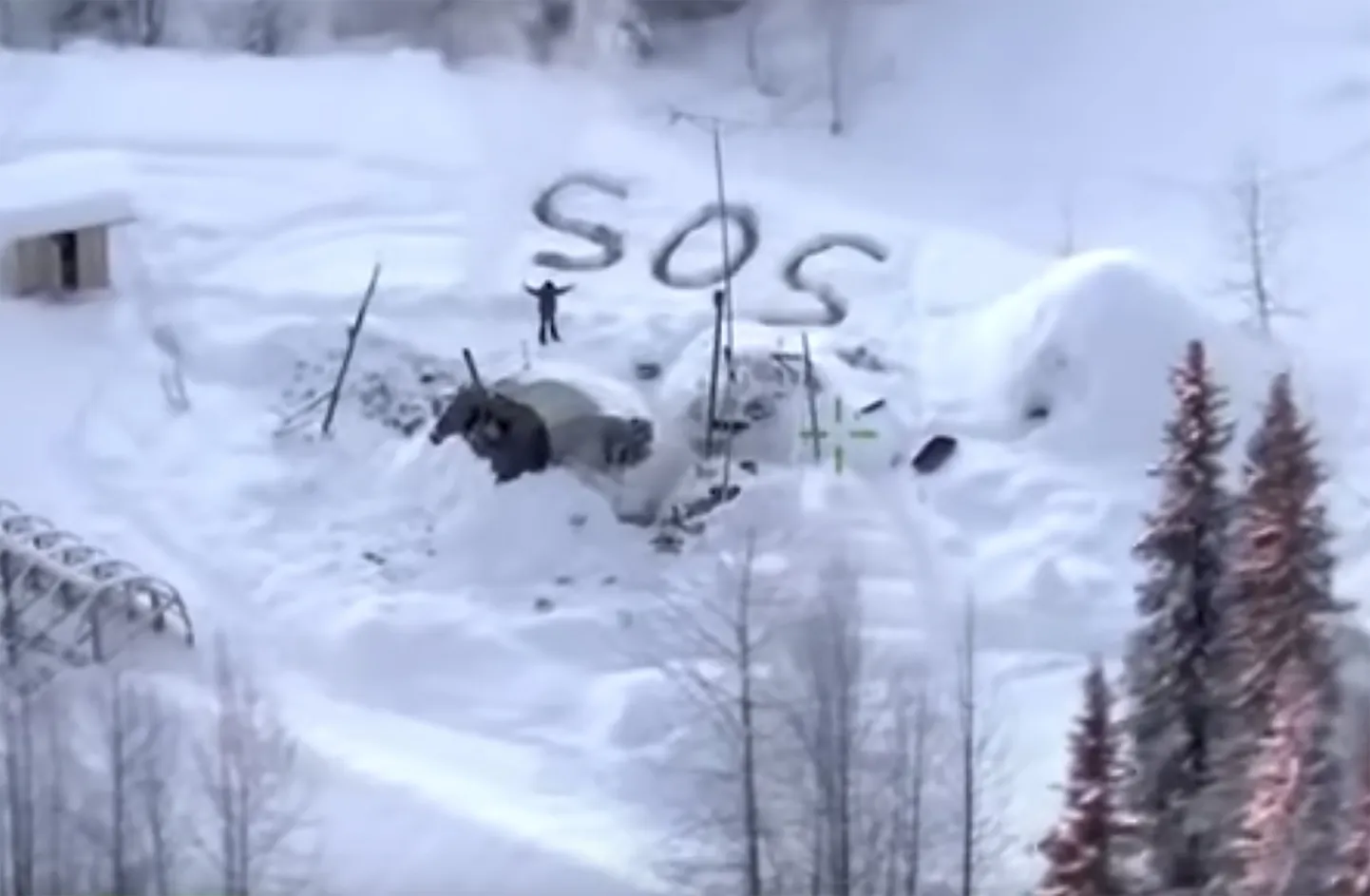 Ameeriklane pidi pärast kodu tulekahjus kodu kaotamist kolm nädalat Alaska krõbeda külmaga toime tulema.
