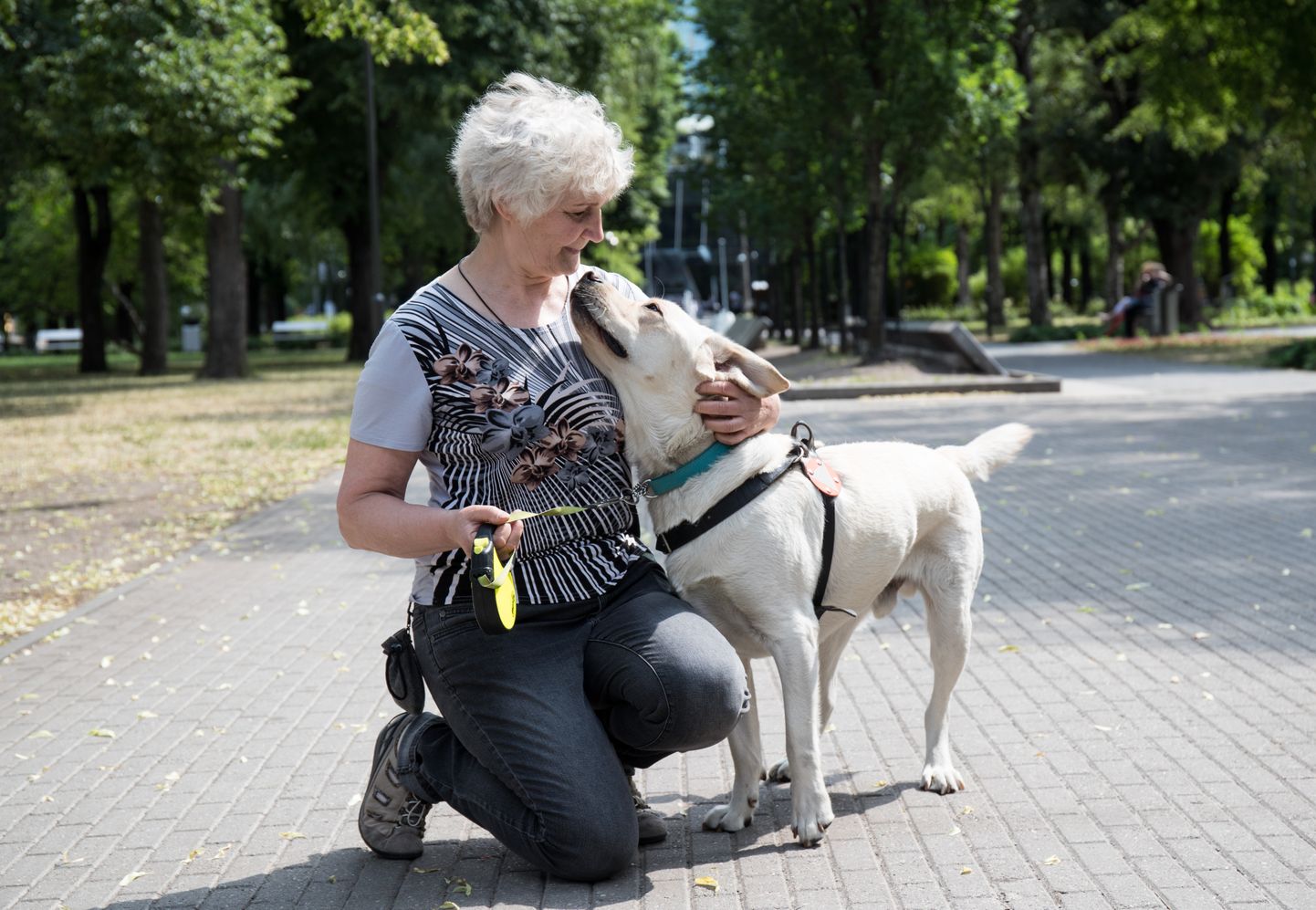 Собака-поводырь Йоозу со своим тренером Ану Локке.