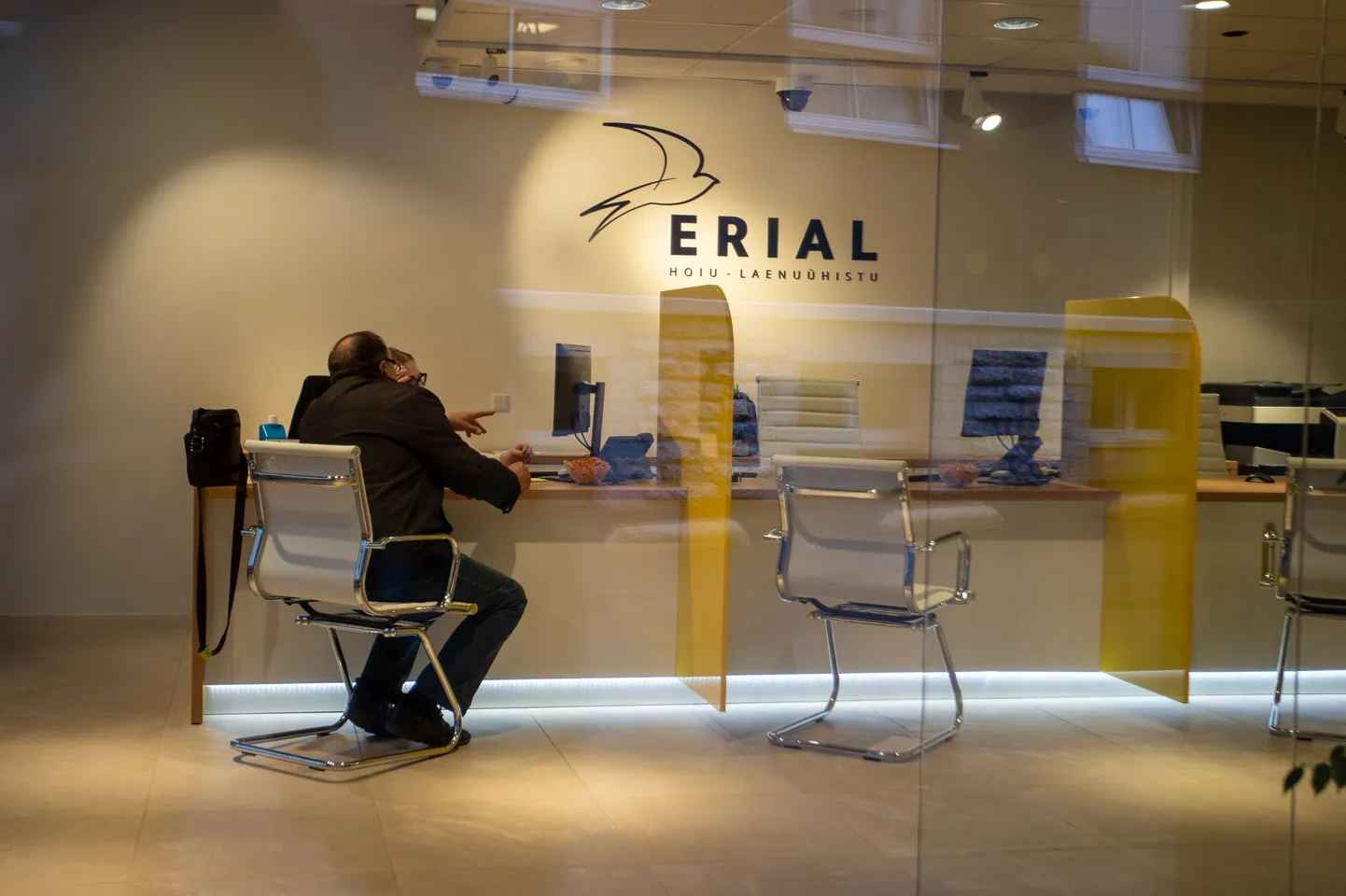 Eriali kontor 11. novembril 2020. Politsei ja prokuratuur olid samal päeval saatnud laiali pressiteate, milles andsid teada Eriali juhtide kinnipidamisest ja neile esitatud kahtlustusest.