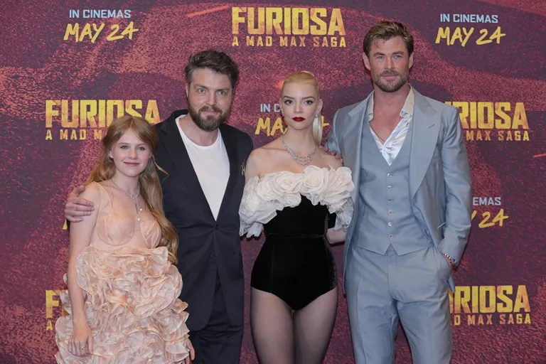 Näitlejad Alyla Browne, Tom Burke, Anya Taylor-Joy ja Chris Hemsworth filmi «Furiosa» esilinastusel Londonis.