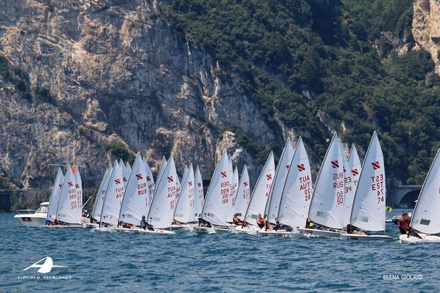 Zoom8 klassi maailmameistrivõistlustel Itaalias Garda järvel seilasid 39 tüdrukut ja 52 poissi.