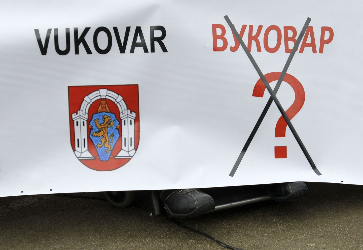 Ida-Horvaatias Vukovaris avaldati meelt slaavi tähetedega kirjutatud siltide vastu.