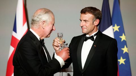 Ужин Макрона с британским королем сильно ударил по кошелькам французских налогоплательщиков