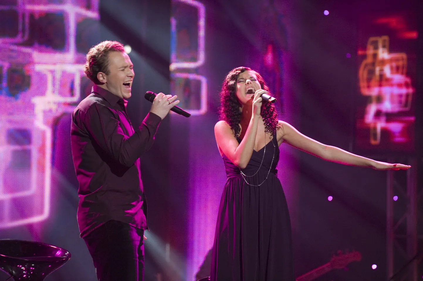 TV3 saate «Laulud tähtedega» staarid Margus Tsahkna ja Birgit Õigemeel esinevad Peetri kirikus jõulukontserdil.