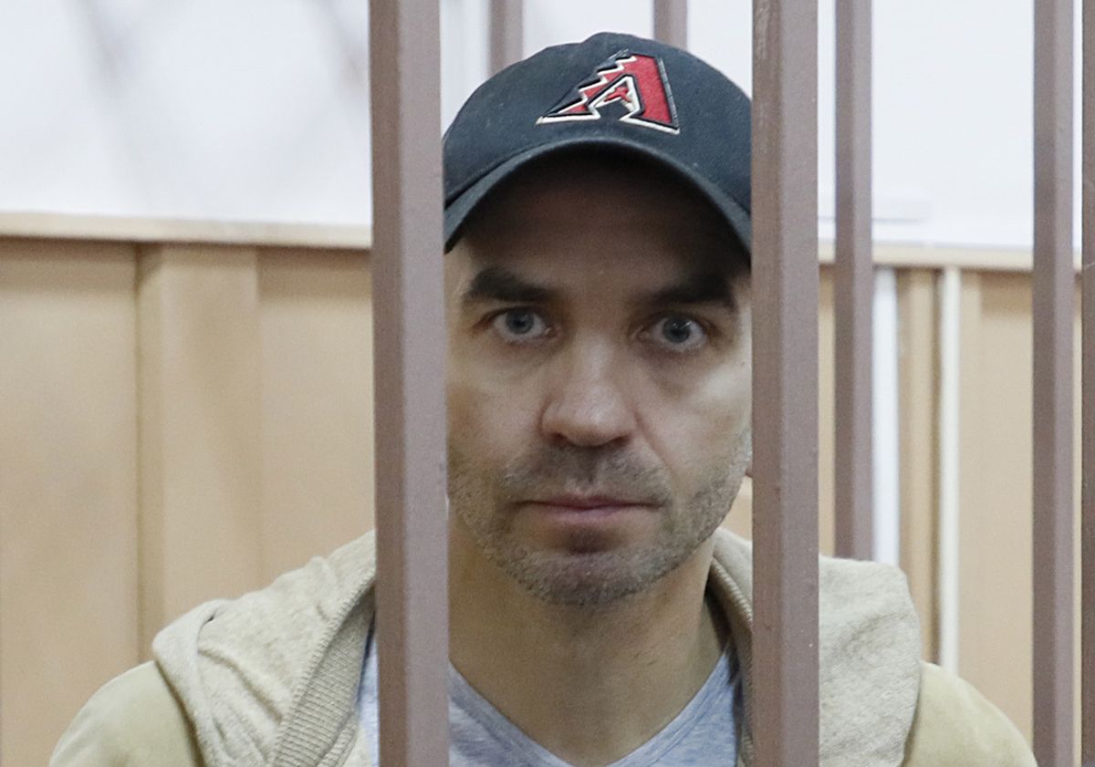 Mihails Abizovs apcietinājumā 2019. gadā