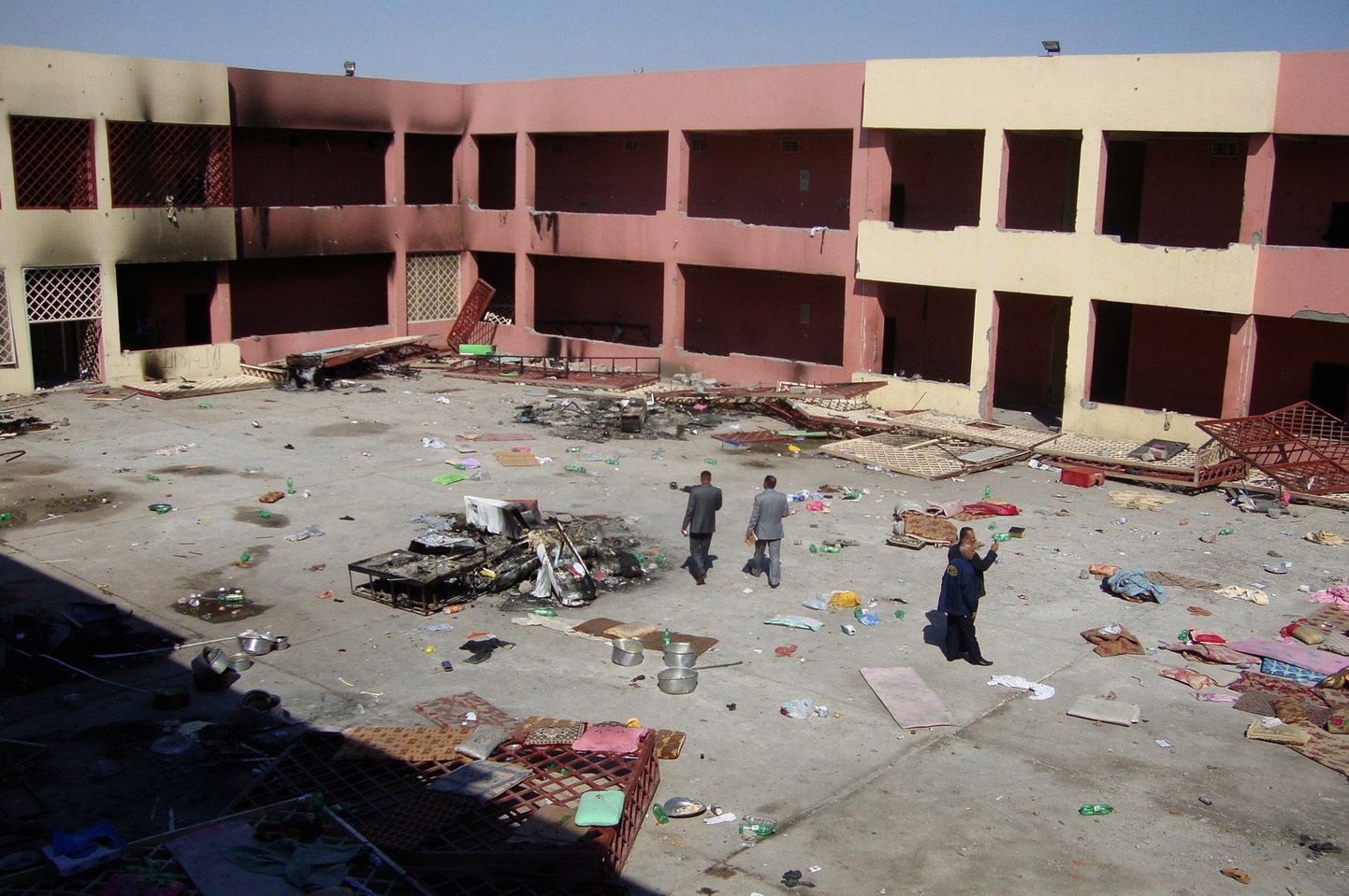 Şalāḩ ad-Dīni provintsis Tikritis asuvas keskvanglas (pildil) mürgeldati ka mullu märtsis.