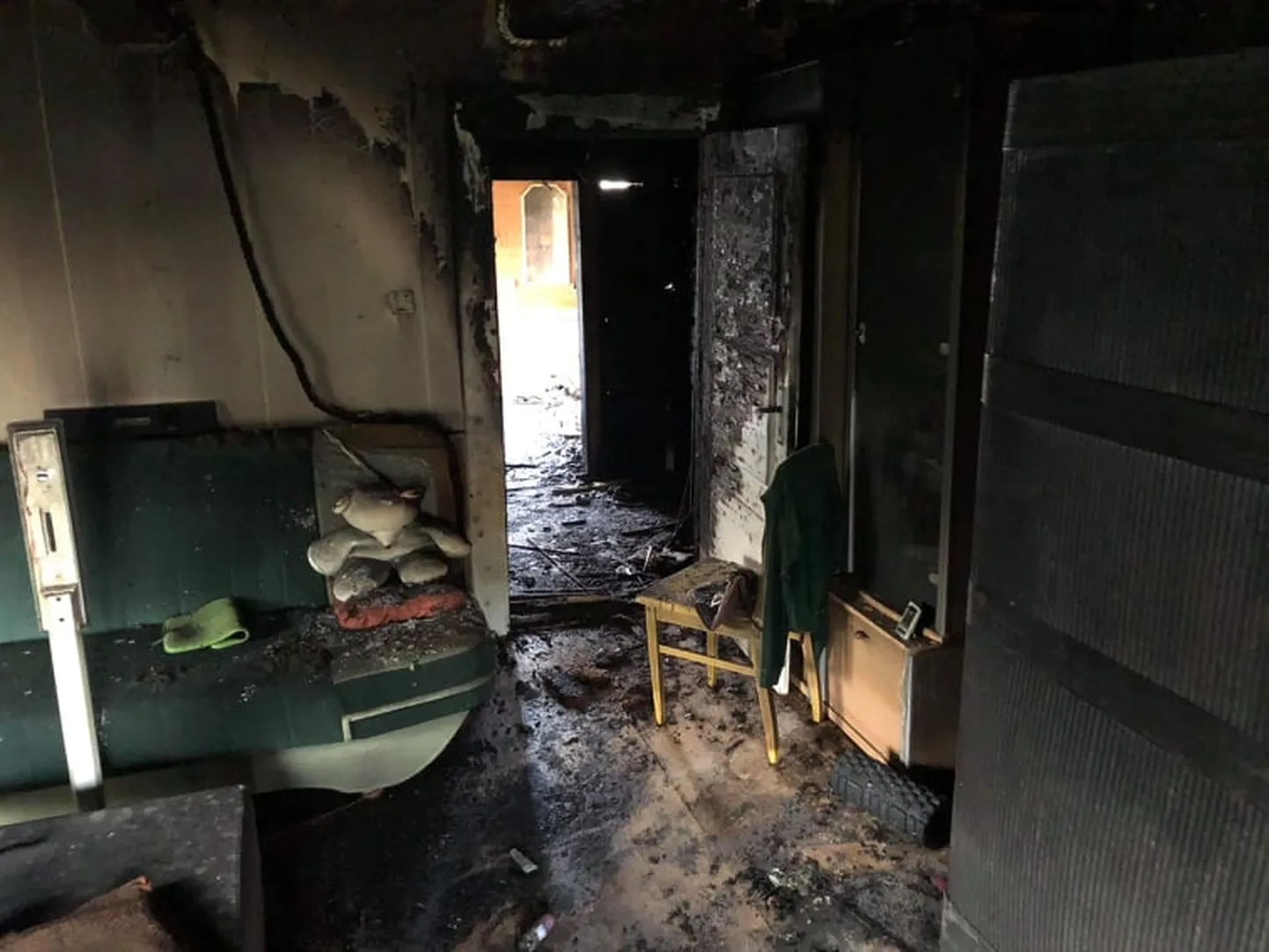 Пожар уничтожил дом семьи из Эльва.