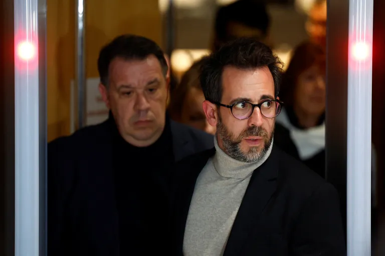 David ja Florian (ees) Pelicot, kes on Gisele ja Dominique Pelicot' pojad, 18. novembril 2024 Avignoni kohtus.
