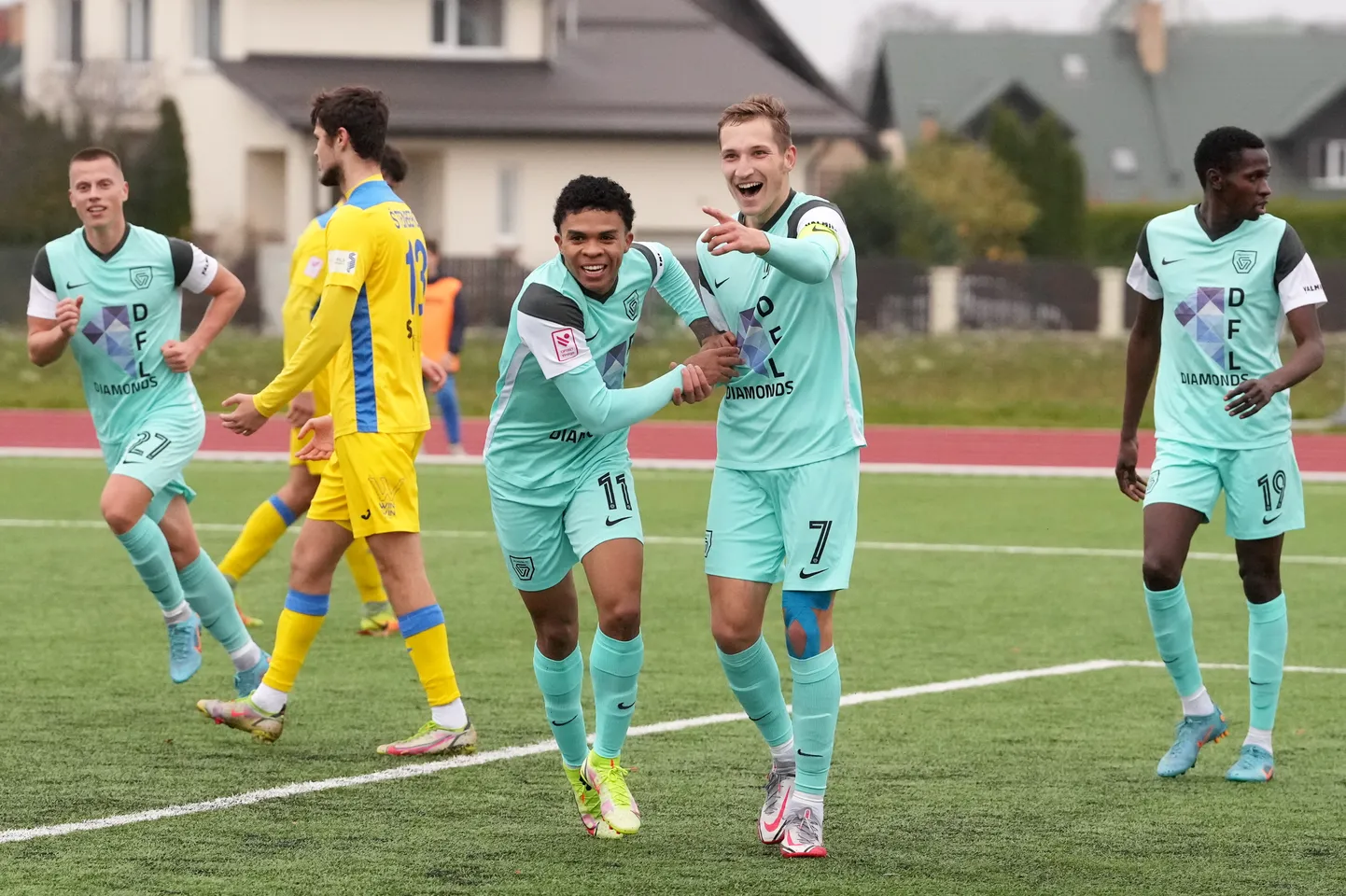 "Optibet" virslīgas spēle futbolā starp "SK Supernova" un "Valmiera FC" komandām Salaspils stadionā.