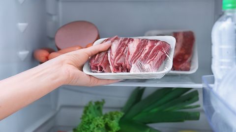 Отвращение к мясной пище является одним из ранних признаков рака кишечника