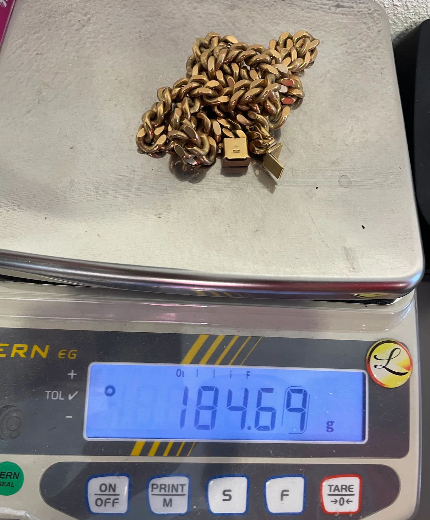 Augustis Luutari Pärnu esindusse toodud 184-grammine kuldkett.