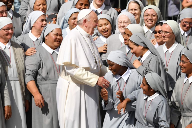 Paavst Franciscus ja katoliku nunnad 25. septembril 2019 Vatikas Püha Peetruse väljakul