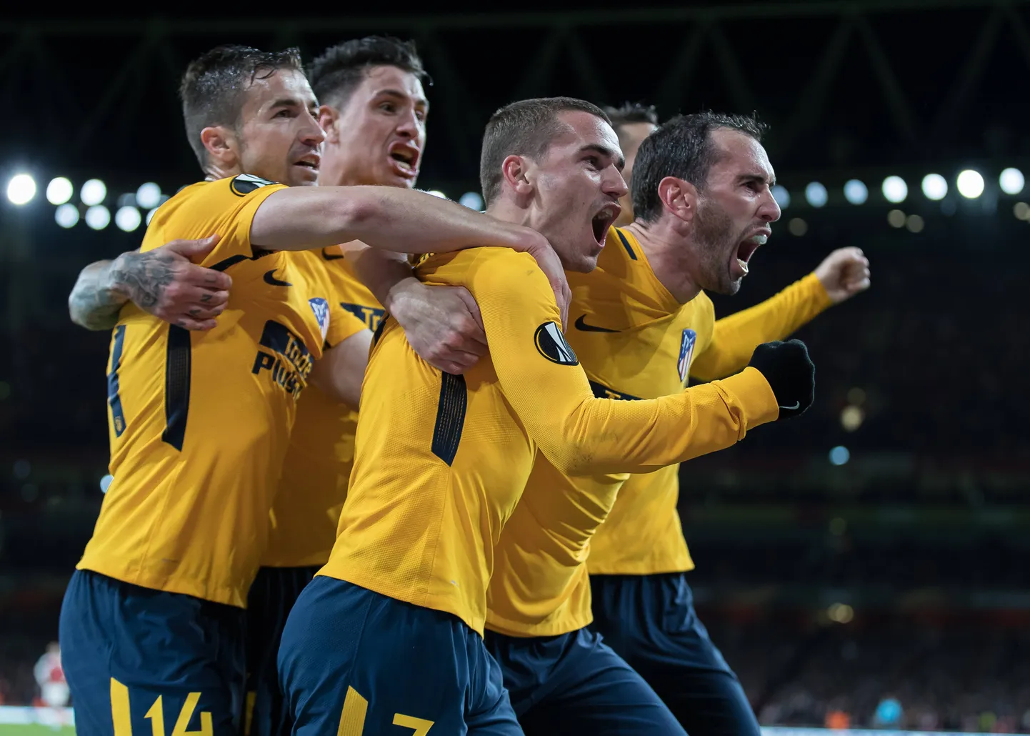 Madridi Atletico mängijad väravat tähistamas.