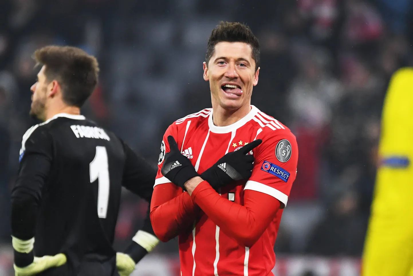 Robert Lewandowski lõi kaks väravat