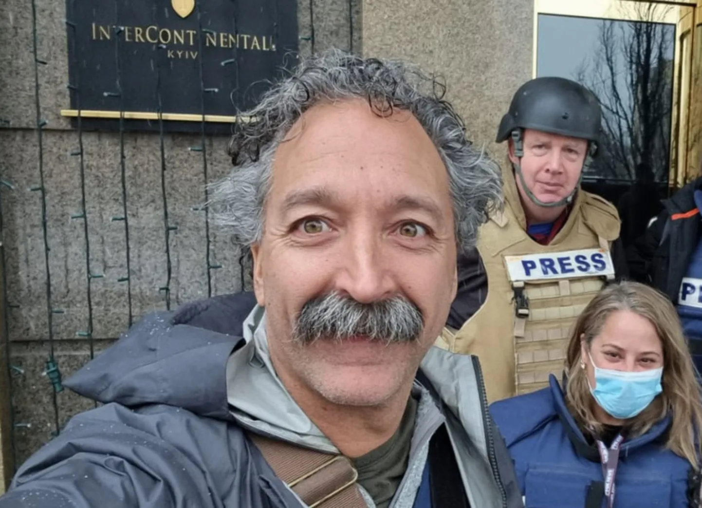 ASV telekanāla "Fox News" operators Pjērs Zakševskis un viņa kolēģi.