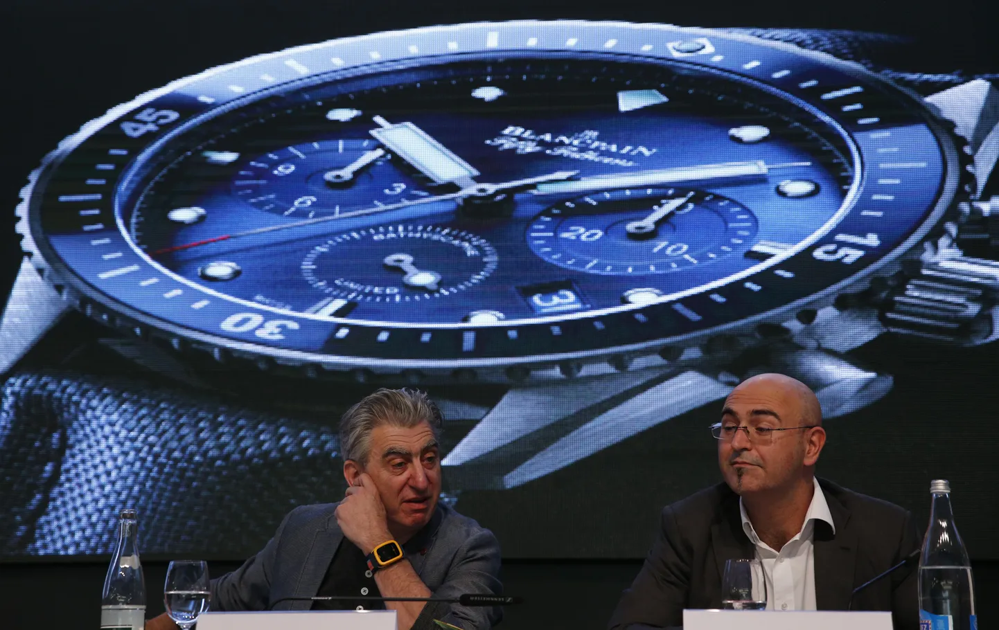 Swatch Groupi tegevjuht Nick Hayek (V) ja Breguet, Blancpain and Jaquet Droz tegevjuht Marc Hayek kinnitasid neljapäeval Šveitsi kellatootjate iga-aastasel pressikonverentsil, et Ševitsi kellatootjate väljavaated on suurepärased.