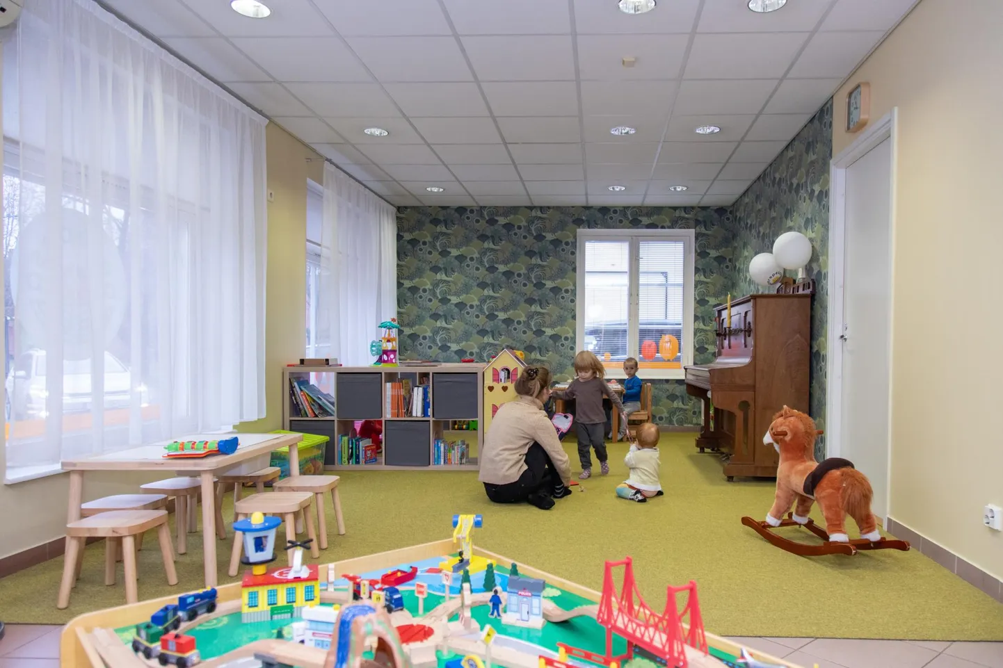 Viljandi valla rahvale jäi linnas tegutsev perekeskus võõraks. Viljandi Perepesa avatud mängutuba möödunud aasta novembris.