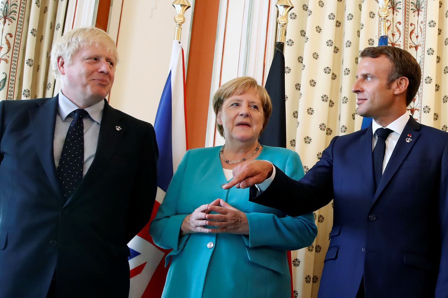 Saksa liidukantsler Angela Merkel, Prantsusmaa president Emmanuel Macron ja Suurbritannia peaminister Boris Johnson pidasid pühapäeva õhtul telefonivestluse, milles lubasid teha koostööd pingete leevendamiseks Lähis-Idas.