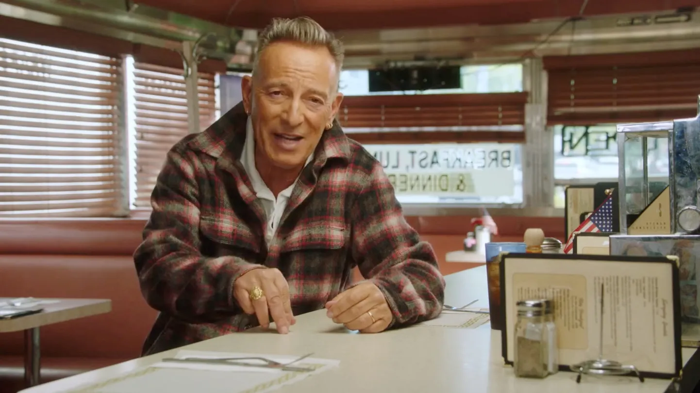 Bruce Springsteen on video teel teada andnud, et kavatseb Ameerika Ühendriikide presidendivalimistel toetada Kamal Harrist.