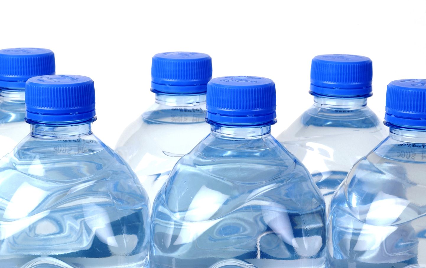 Keskkonnale ja tervisele on kasulikum plastikpudeli asemel juua vett klaas- või metallpudelist.