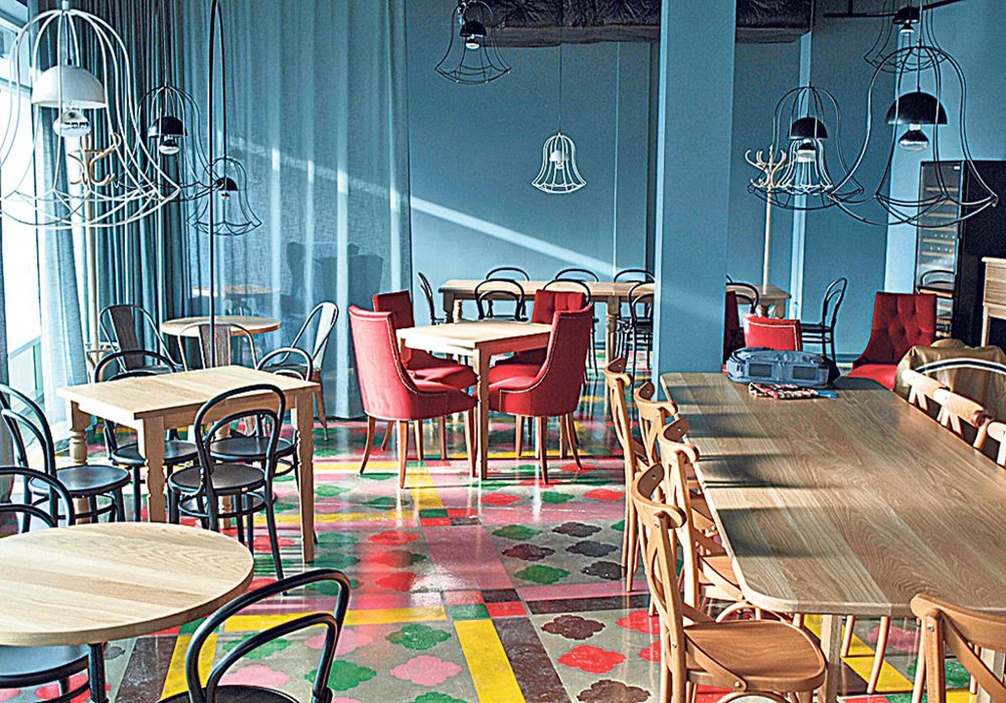 Kohvik Lyon: Ruumilabori tehtud sisekujundusel on hea õhustiku loomisel oma osa.