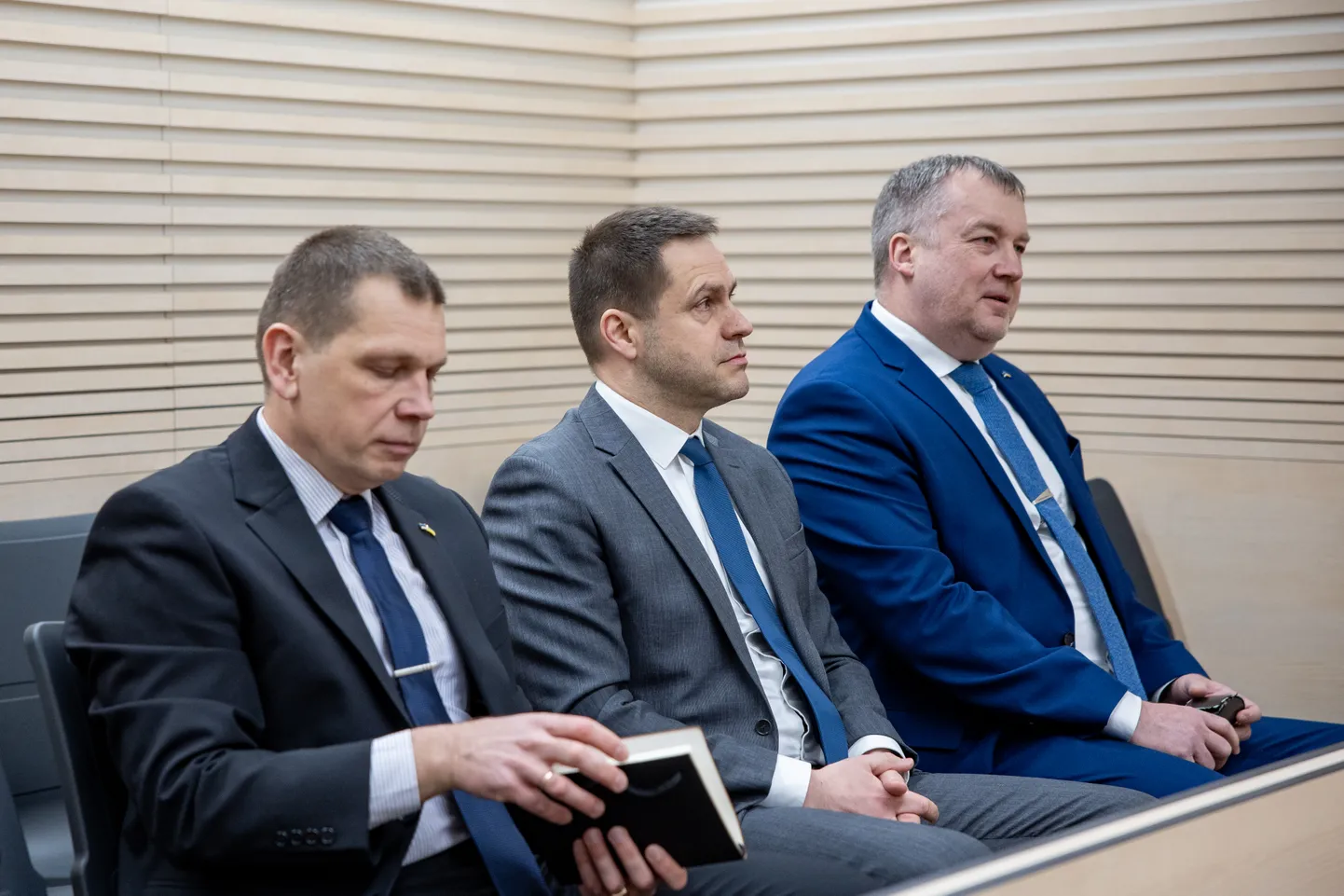 Ээрик Хельдна, Эльмар Вахер и Айвар Алавере в суде.