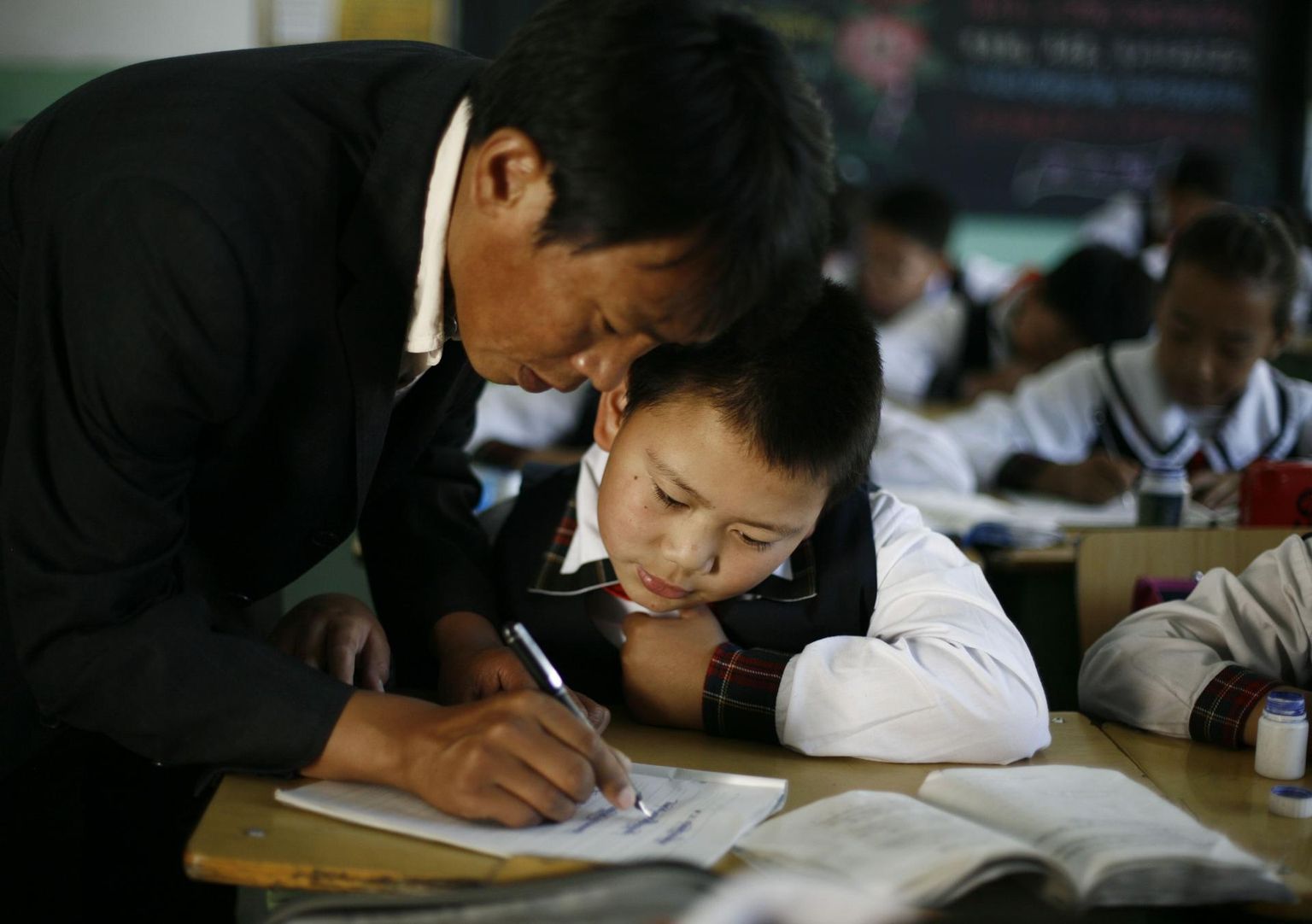 Hiinas suhtutakse õpetajasse suure lugupidamisega. 
